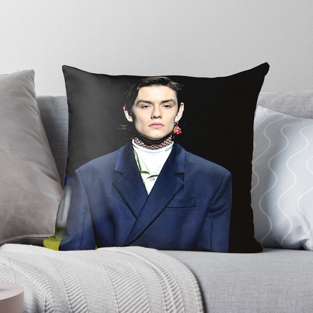 Louis Partridge Blanket Pattern Pillow Case Fashion Square Cushion