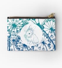 Löwenkopf-Kaninchen mit Löwenzahn-Hintergrund Studio Clutch