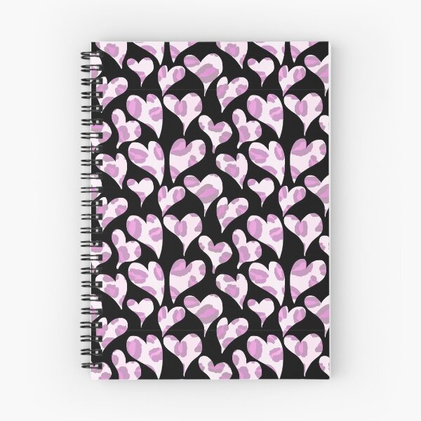 Aperçu de l'œuvre Heart Leopard Print Repeat Pattern  créée et vendue par Angela Cini.
