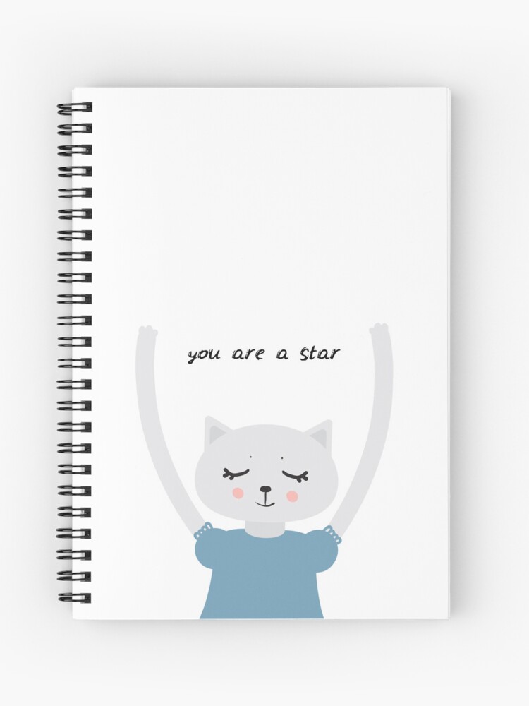 Cuaderno de espiral «Eres una niña gato Kawaii estrella, ojos cerrados,  mejillas rosadas, mascota de dibujos animados gris azul negro aislado sobre  fondo blanco. Tarjeta de felicitación, estampado de moda para ropa
