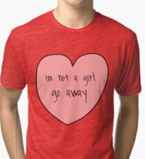 Camiseta de tejido mixto no es una niña