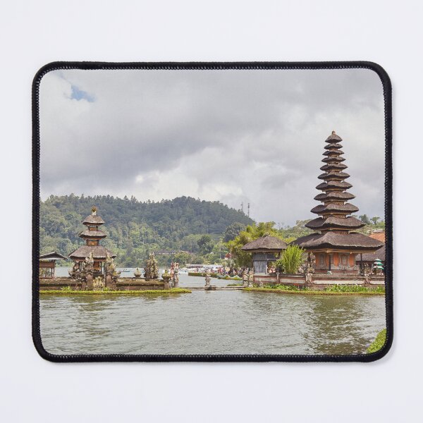 Aperçu de l'œuvre Pura Ulun Danu Bratan créée et vendue par Sailingstone Travel.