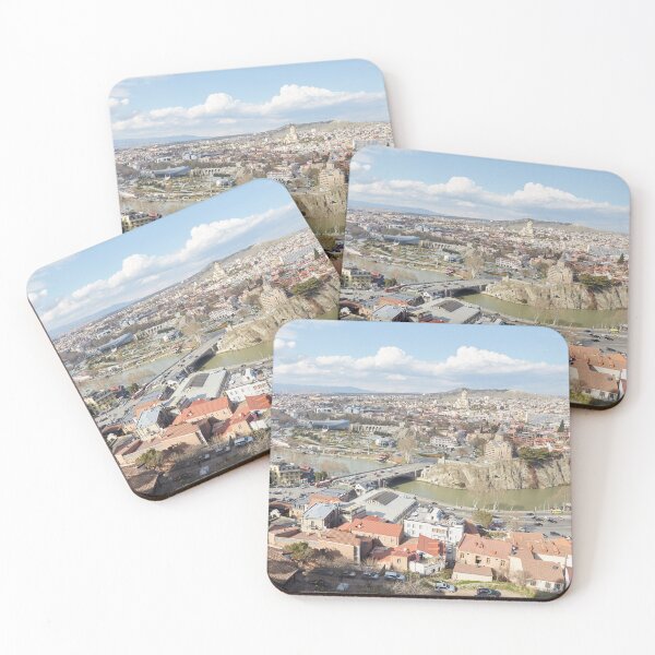 Artikelvorschau, Mit Blick auf die Altstadt von Tiflis entworfen und verkauft von Sailingstone Travel.
