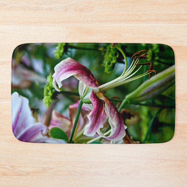 Item preview, Lily "Leslie Woodriff" designed and sold by Michael Cummings.