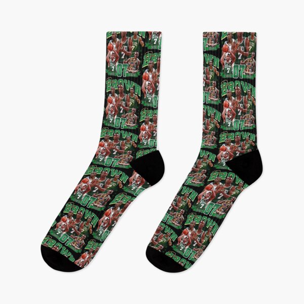Item preview, Dee Brown No Look Basketball Signature Vintage Retro 80s 90s Rap Style Regalo perfecto para los amantes del baloncesto designed and sold by AdalineFranecki.