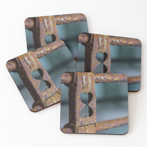 Artikelvorschau, Einzigartige Straßenfotografie von Rusted Love Shutter Gate entworfen und verkauft von AvonPerception.