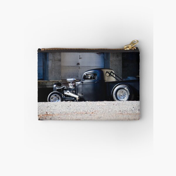 Aperçu de l'œuvre Camion de traîné Chev créée et vendue par High Octane Image Photography.