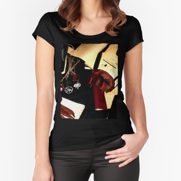 Fitted Scoop T-Shirt