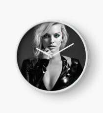 Mrs. Robbie 5 Clock