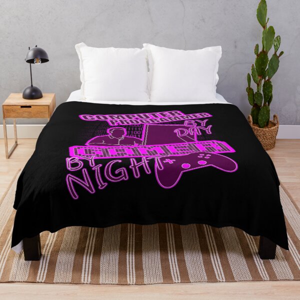 Item preview, Programador informático de día Gamer de noche designed and sold by printhappy4you.