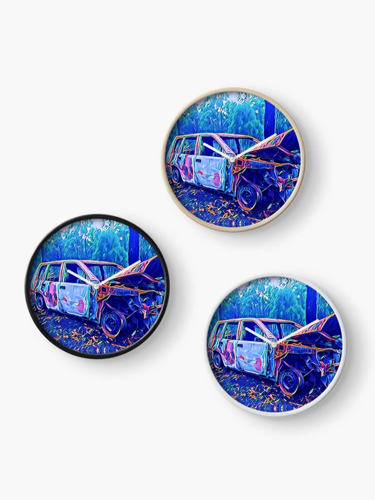 Imagen 3 de 4, Reloj con la obra Recuerdos oxidados, diseñada y vendida por RandaRubyRed.
