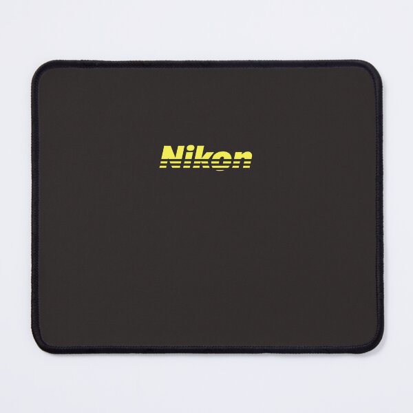 Aperçu de l'œuvre Logo jaune Nikon T-shirt classique créée et vendue par GregorEberle.