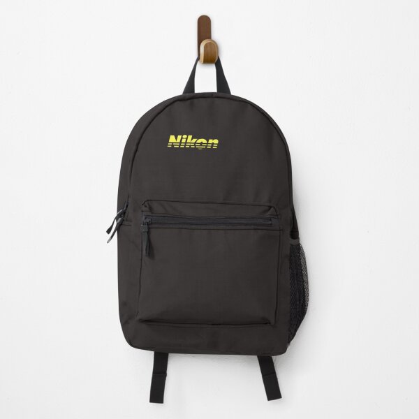 Aperçu de l'œuvre Logo jaune Nikon T-shirt classique créée et vendue par GregorEberle.