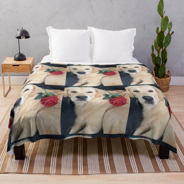 Artikelvorschau, Golden Retriever glückliche Liebe mit einer roten Rose entworfen und verkauft von Fluffycat2020.