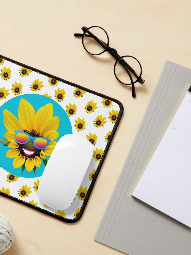 Thumbnail 3 von 5, Mauspad, Sonnenblume mit Sonnenbrille und Lächeln designt und verkauft von ImNotBusyBerlin.