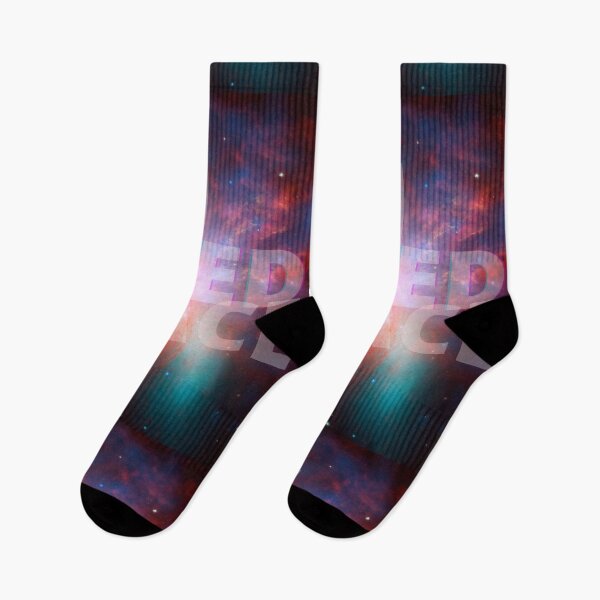 Artikelvorschau, Ich brauche Platz - aquamarine, rote, lila Galaxie entworfen und verkauft von Quirkdom.