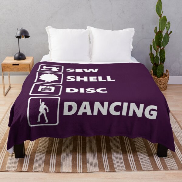 Artikelvorschau, Social Distancing T-ShirtSocial Distancing - Sew Shell Disc Dancing entworfen und verkauft von OmgBacut.