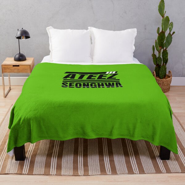 Artikelvorschau, Kopie von ATEEZ Atiny KPOP Park Seonghwa Logo Fan Design Classic T-Shirt entworfen und verkauft von JanGlobig.