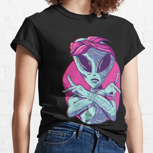 The Latest Women's Fashion Trends That Are Everywhere in 2022 - Pop Culture  Tees