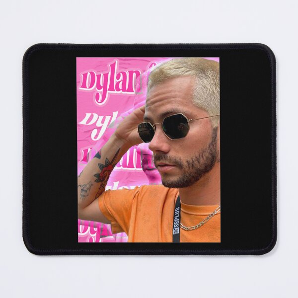 Artikelvorschau, Blonde Dylan O_brien rosa bg entworfen und verkauft von LoyalFamiliarA.