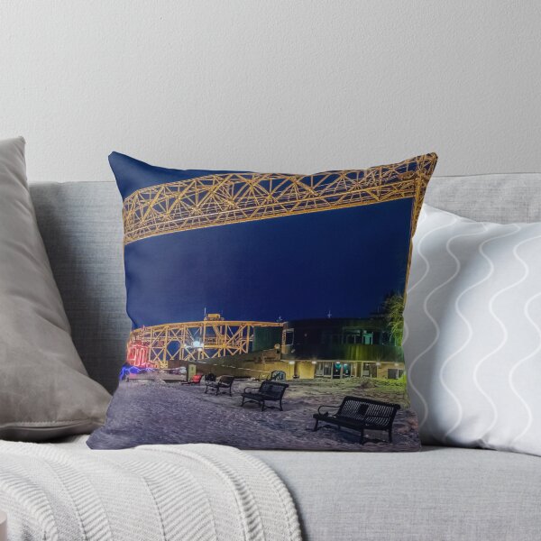 Artikelvorschau, Duluth-Hubbrücke bei Nacht entworfen und verkauft von passion4photos.