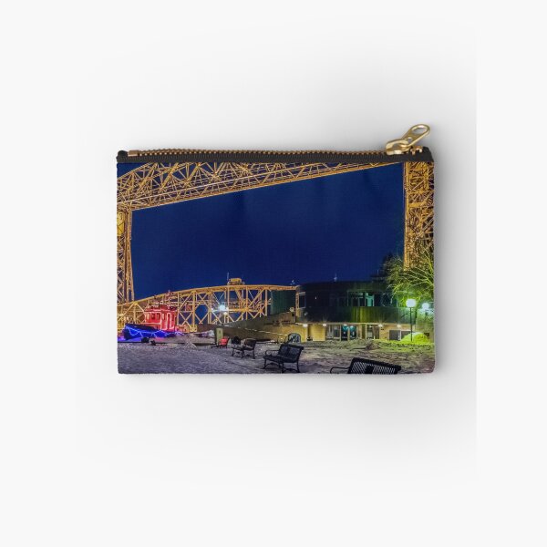 Artikelvorschau, Duluth-Hubbrücke bei Nacht entworfen und verkauft von passion4photos.