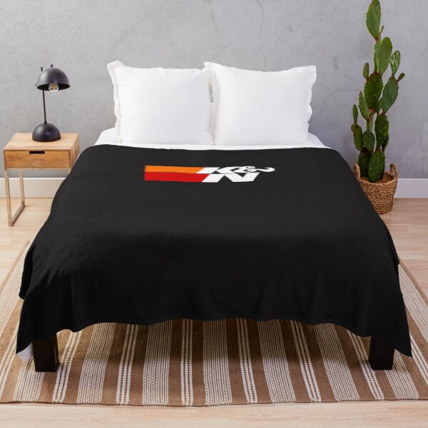Artikelvorschau, BESTSELLER - K&N Engineering Merchandise Essential T-Shirt entworfen und verkauft von ChristianPape.