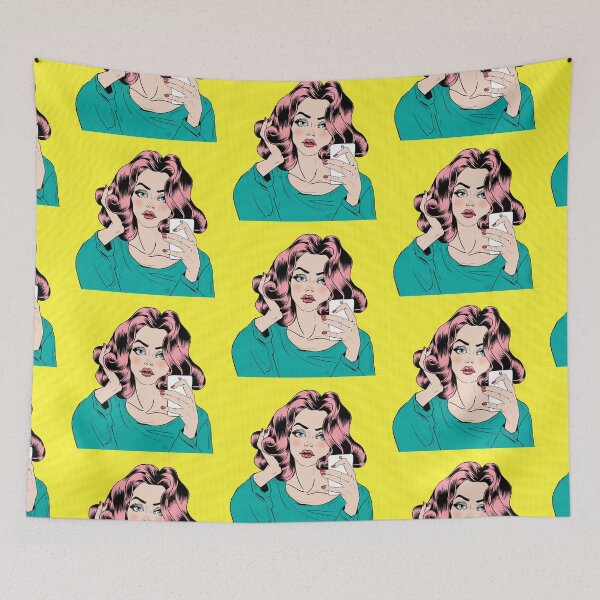 Aperçu de l'œuvre Jolie fille dans le style Pop Art fait Selfie avec Smart Phone créée et vendue par ivector.