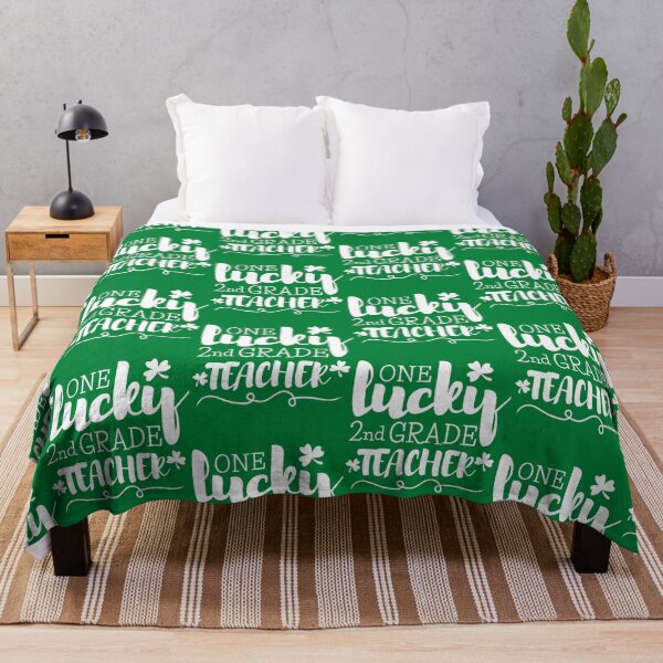 Artikelvorschau, Ein glücklicher Lehrer der 2. Klasse / Lehrer der zweiten Klasse St. Patricks Day Shirt / glücklicher Lehrer der zweiten Klasse / süßes Lehrergeschenk / irisches Shirt für Lehrer entworfen und verkauft von Adonalyn.