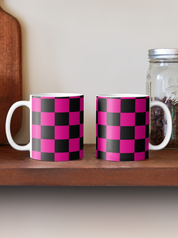 Checkered Pattern - Pink Travel Mug with Handle