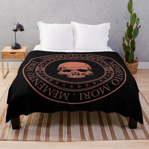 Artikel-Vorschau von Memento Mori III (Rost) - Memento Mori Art - Skelett-Totenkopf-Logo - Zitate aus lateinischen Phrasen, designt und verkauft von WIZECROW.
