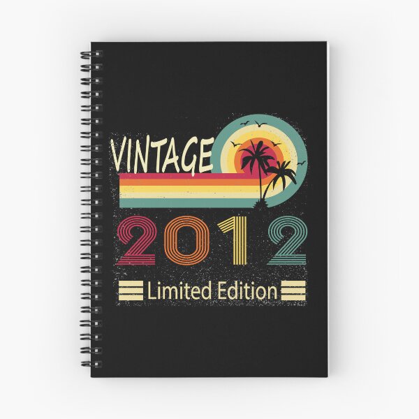 Artikelvorschau, Vintage 2012 Limited Edition – Geschenk zum 10. Geburtstag 2012 – Retro – Klassiker für 10 Jahre entworfen und verkauft von SimoSaladain.