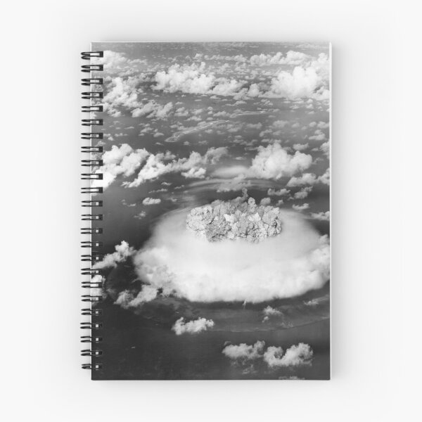 Aperçu de l'œuvre Nuage champignon - Test d'armes nucléaires de l'opération Crossroads - 1946 créée et vendue par warishellstore.