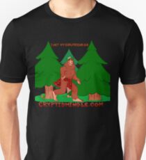 I Met My Girlfriend On CryptidMingle.com Unisex T-Shirt