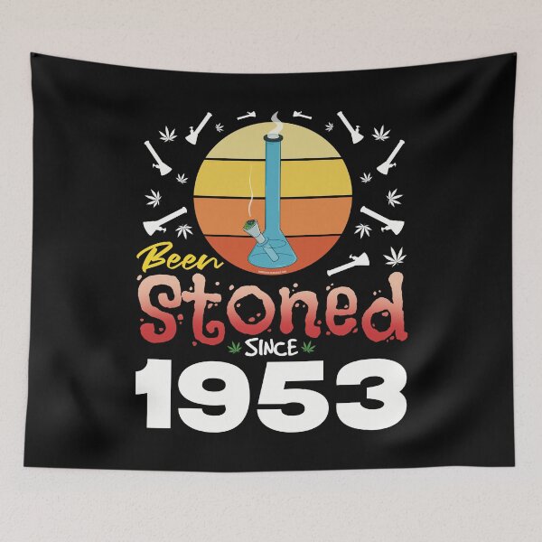 Artikelvorschau, Been stoned seit 1953 (Orange Retro Vintage Sonnenuntergang mit Bong) entworfen und verkauft von YomeHayin.
