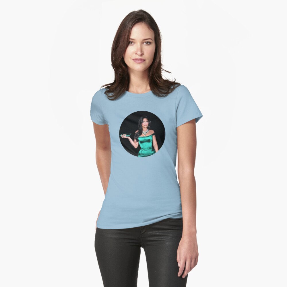 Aperçu de l'œuvre T-shirt moulant créée et vendue par Pop-clothes.