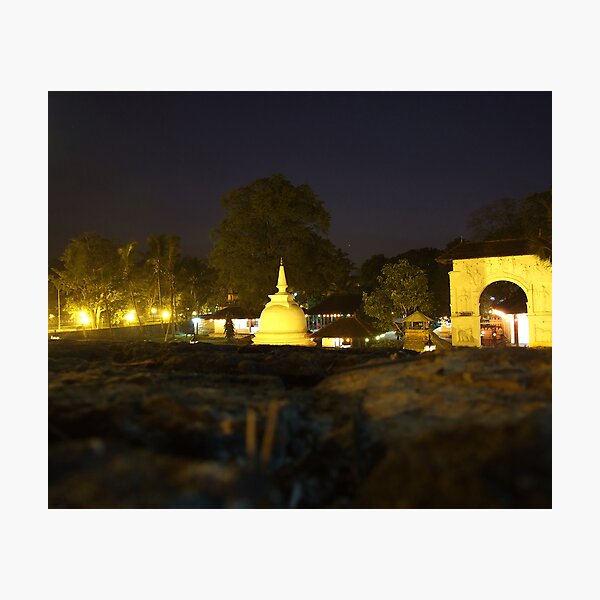 Artikelvorschau, Buddist Temple at night entworfen und verkauft von digitalglare.