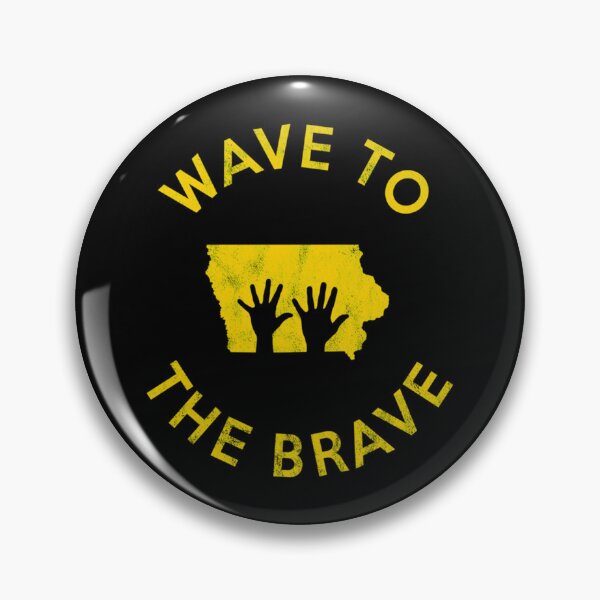 Artikelvorschau, Iowa Wave To The Brave Football Childrens Hospital Fan Klassisches T-Shirt entworfen und verkauft von batesyadi3.