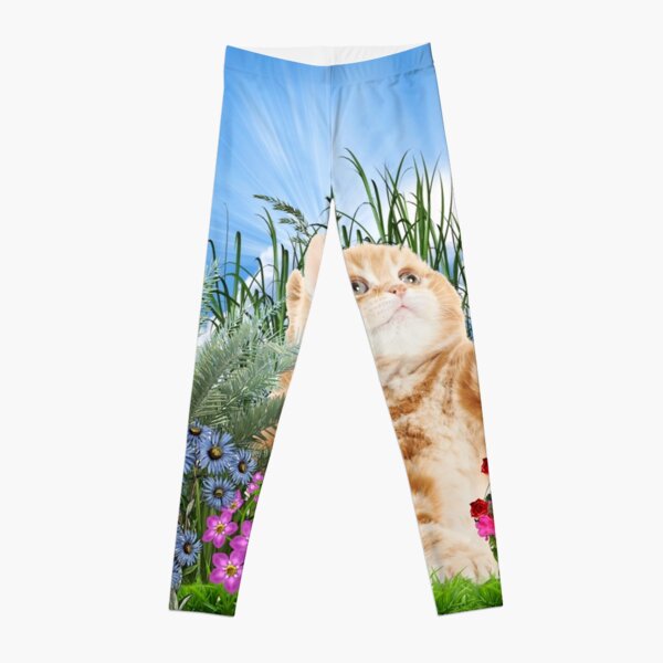 Ginger kitty playing with a butterfly Leggings