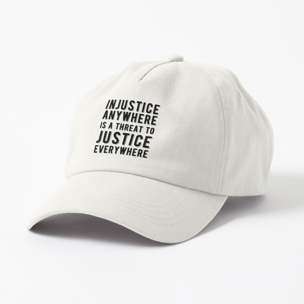 Vista previa del artículo con la obra «Dad hat», diseñado y vendido por UrbanApparel.