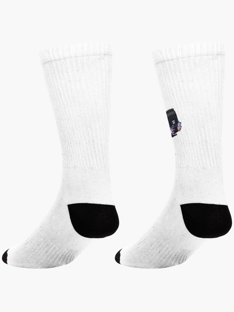 Aperçu 4 sur 5. Chaussettes avec l'œuvre GT-R R-35 créée et vendue par Teesigned.