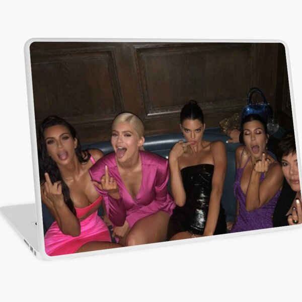 Aperçu de l'œuvre Tapisseries du doigt du milieu de la famille Kardashian Tentures créée et vendue par NAIKA1.