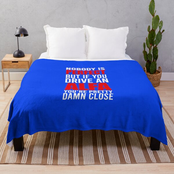 Aperçu de l'œuvre Alfa Romeo Propriétaires d'Alfa Romeo T-shirt classique créée et vendue par MandySeidlitz.
