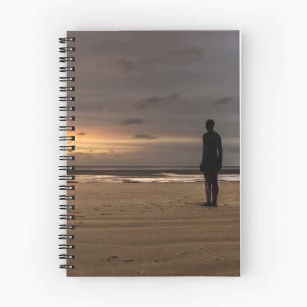Artikelvorschau, Anthony Gormley Iron Man am Crosby Beach entworfen und verkauft von Paul Madden.