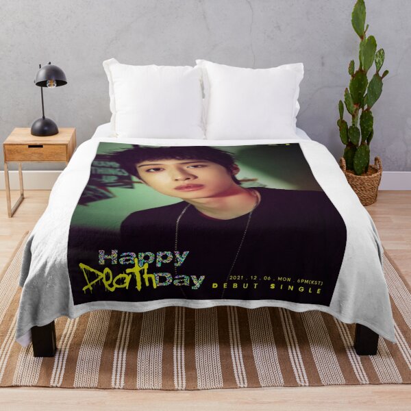 Artikelvorschau, Retro Vintage Xdinary Heroes Gaon Happy Death Day Concept Photo Love You entworfen und verkauft von ArianeMoore123.