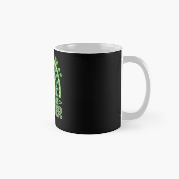 Artikelvorschau, Glücklich, ein Lehrer-Shirt der 4. Klasse, Lehrer-Shirt der vierten Klasse, Team-Kader der vierten Klasse, Patricks Tageshemd, Shamrock-Shirt, Lehrer-T-Stück zu sein entworfen und verkauft von aymob.