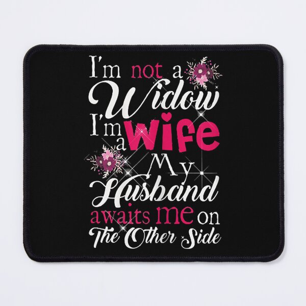 Artikelvorschau, Womens I39;m Not a Widow I39;m a Wife - Familien-T-Shirt entworfen und verkauft von LekChanshirt.