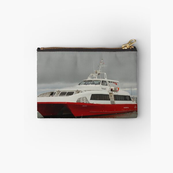 Item preview, Red Jet 5 arriving at Cowes designed and sold by Jondave.