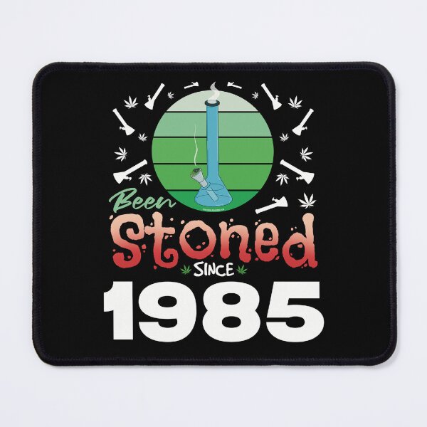 Artikelvorschau, Seit 1985 bekifft (Grüner Retro-Vintage-Sonnenuntergang mit Bong) entworfen und verkauft von YomeHayin.