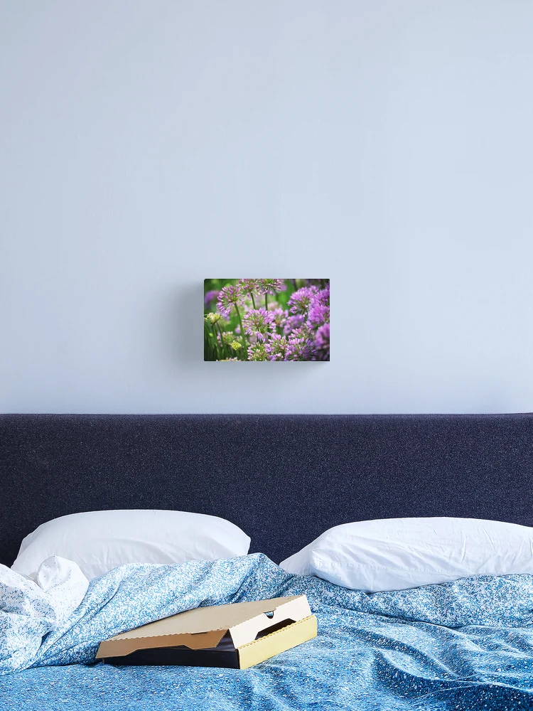 Imagen 2 de 3, Lienzo con la obra Allium, diseñada y vendida por Tracy Engle.